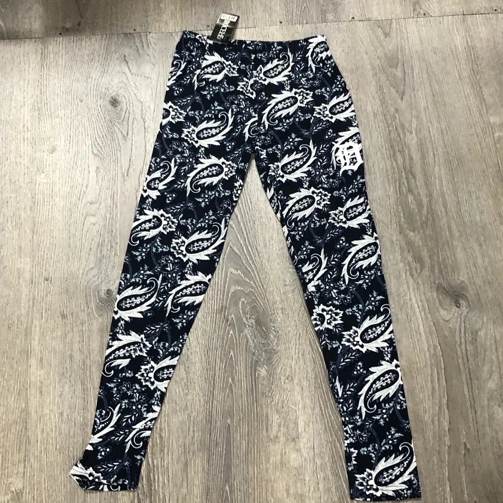 Detroit Tigers Navy & White Paisley Leggings